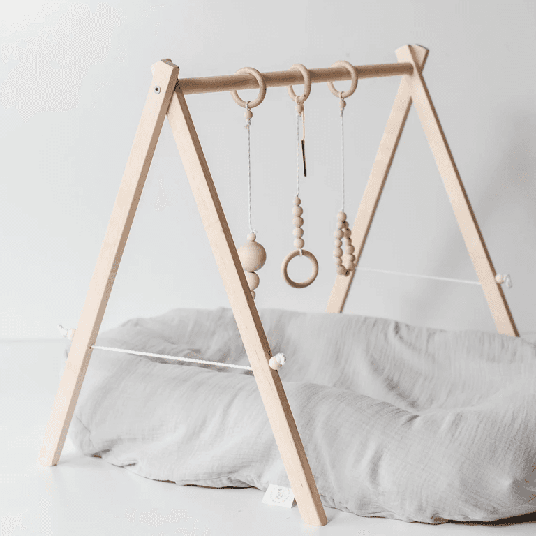 Montessori MakaArtHome Babygym Natuurlijk Berk Frame en Hangend Speelgoed