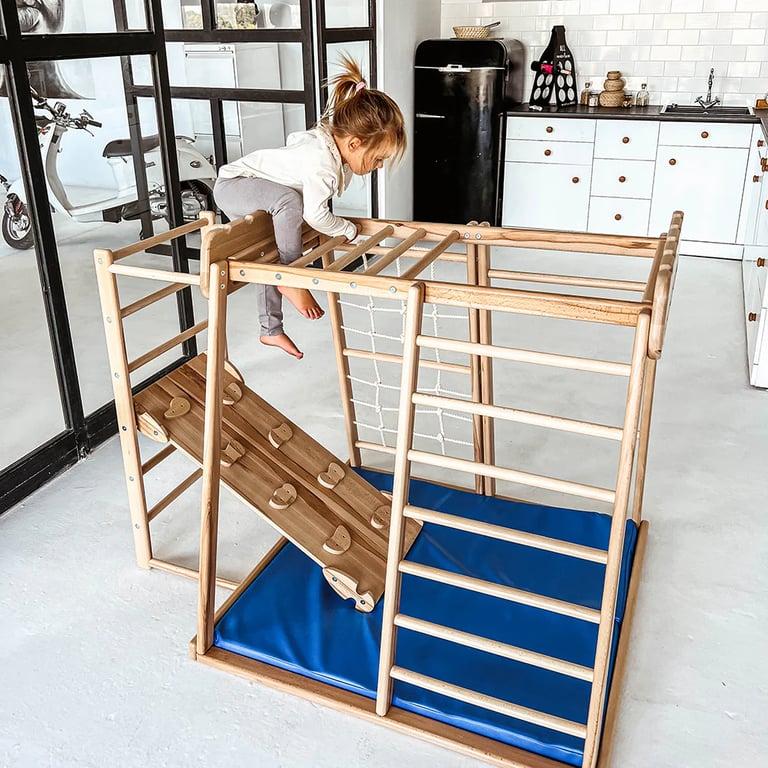 Montessori Wood and Hearts Indoor Jungle Gym met Trapeze, Ladder, Helling en Mat