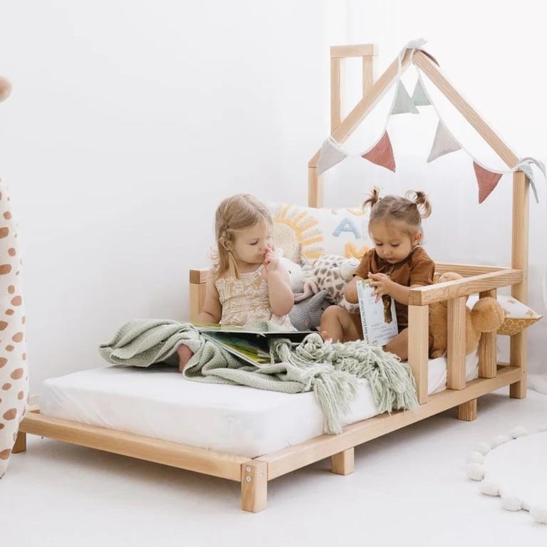 Montessori Wood&Room Speelhuisje Vloerbed met Poten en Latten Maat 80 x 111,8 cm Matrasmaat US Twin 190,5 x 96,5 cm