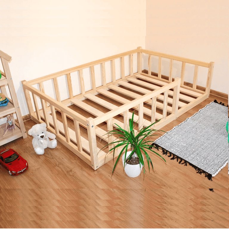 Montessori Holly Molly Wood Vloerbed met Latten en Zijrekken Eenpersoons Natuurlijk